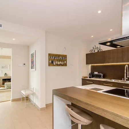Spaces Sea View Villa- 6 Bedrooms, 5 Bathrooms, 2 Private Pools, Near Center * Sitges