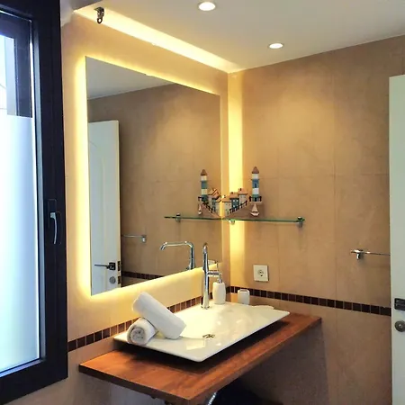 Spaces Sea View Villa- 6 Bedrooms, 5 Bathrooms, 2 Private Pools, Near Center Villa *