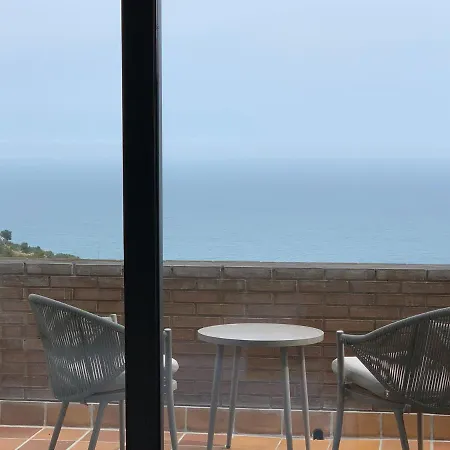 Spaces Sea View Villa- 6 Bedrooms, 5 Bathrooms, 2 Private Pools, Near Center וילה *
