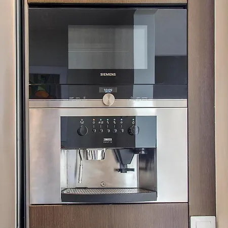 Spaces Sea View Villa- 6 Bedrooms, 5 Bathrooms, 2 Private Pools, Near Center וילה