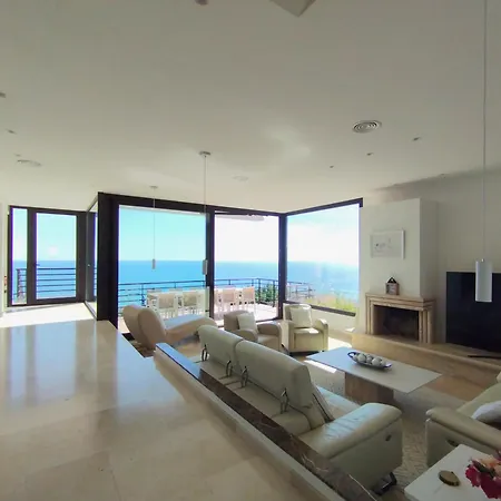 וילה Spaces Sea View Villa- 6 Bedrooms, 5 Bathrooms, 2 Private Pools, Near Center סיטגס