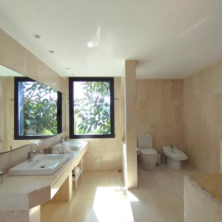 Vila Spaces Sea View Villa- 6 Bedrooms, 5 Bathrooms, 2 Private Pools, Near Center *